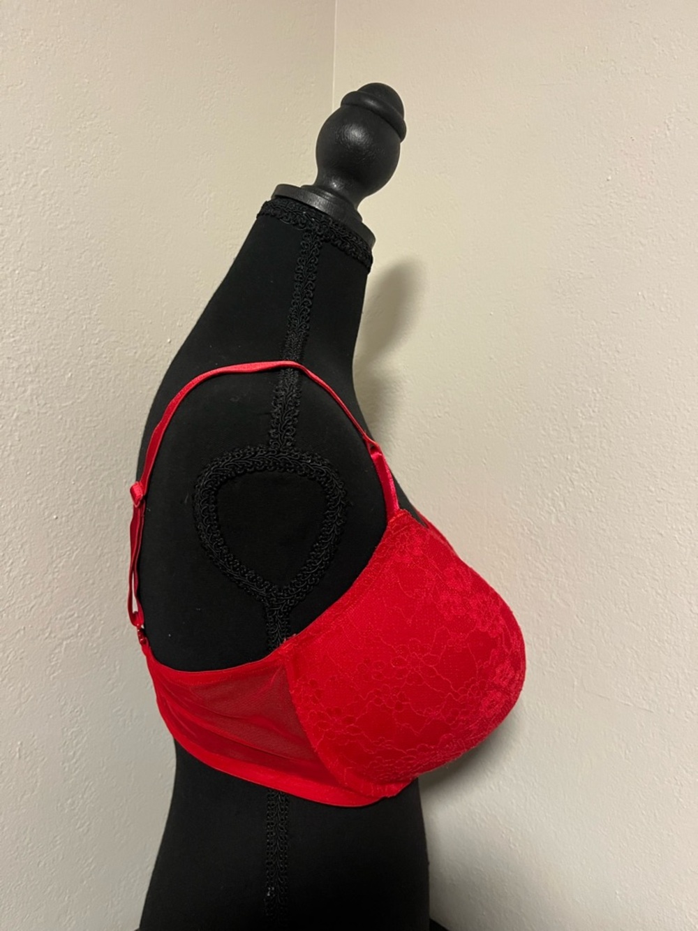 Victoria's Secret Red Lace Push-Up Bra-38DD - Picture 2 of 6